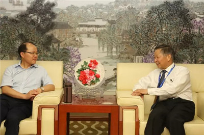 江蘇省工商局公平交易局副局長馬毅考察隆力奇，探討直銷規(guī)范與行業(yè)健康發(fā)展